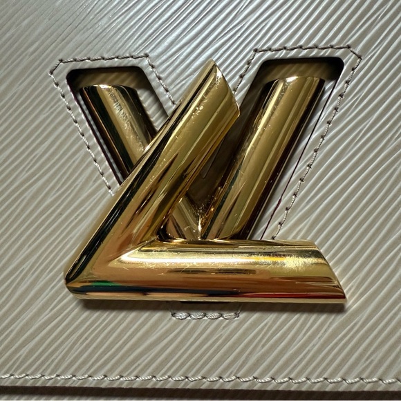 LOUIS VUITTON TAN “TWIST MM” EPI LEATHER CROSSBODY/SHOULDER BAG W/ GOLD HARDWARE - Picture 15 of 15